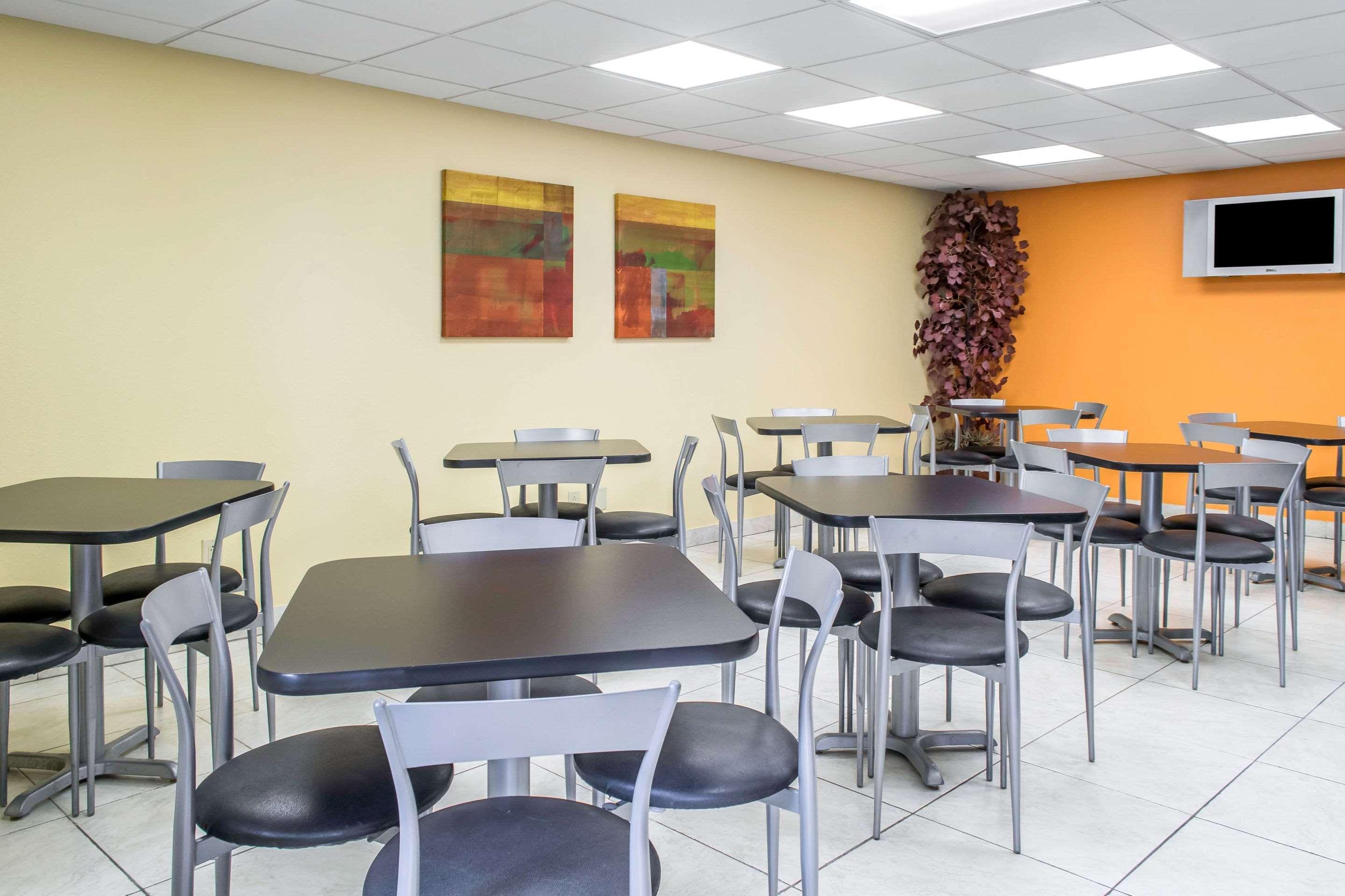 Radcliff Econo Lodge Fort Knox מראה חיצוני תמונה