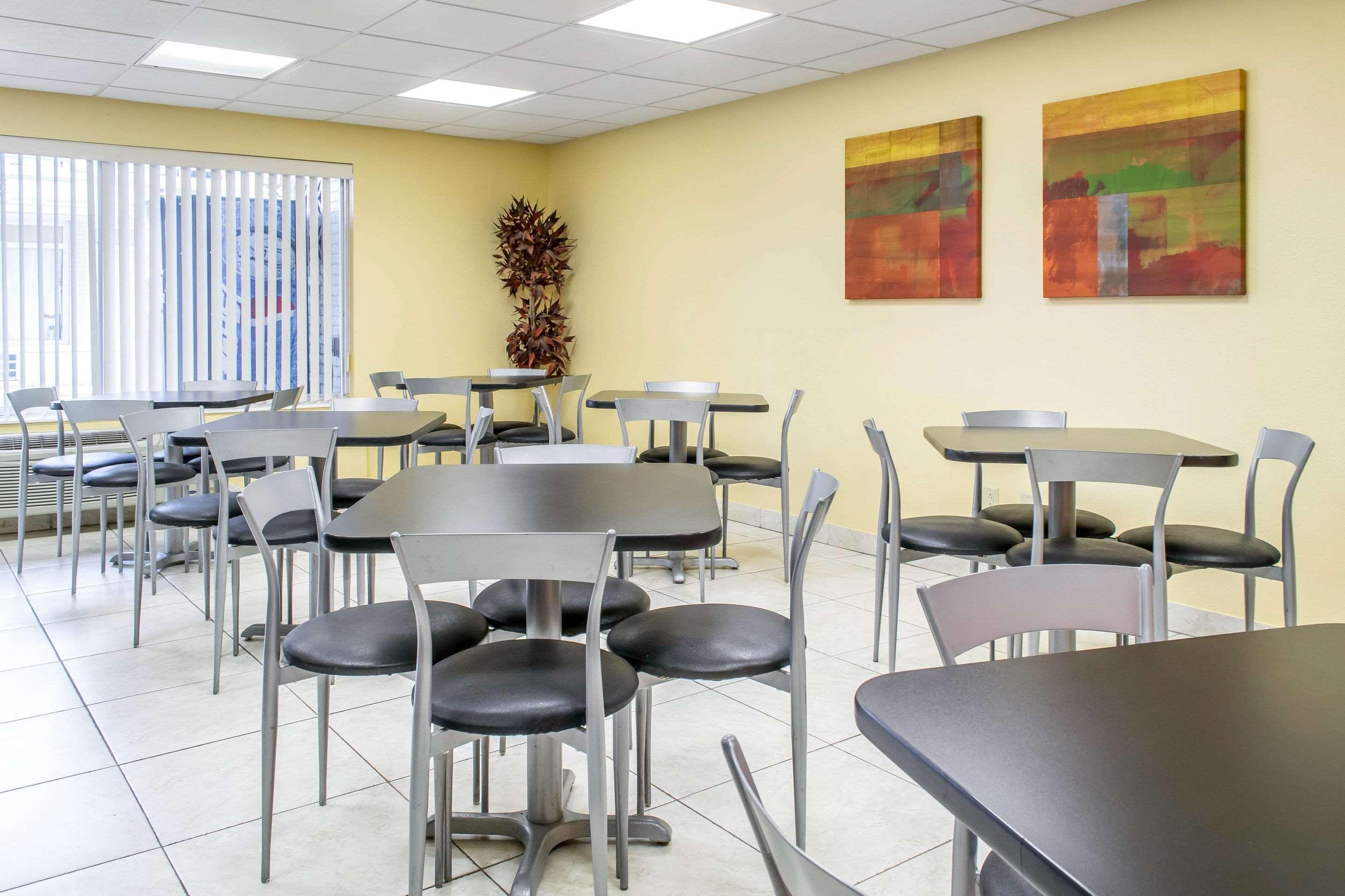 Radcliff Econo Lodge Fort Knox מראה חיצוני תמונה