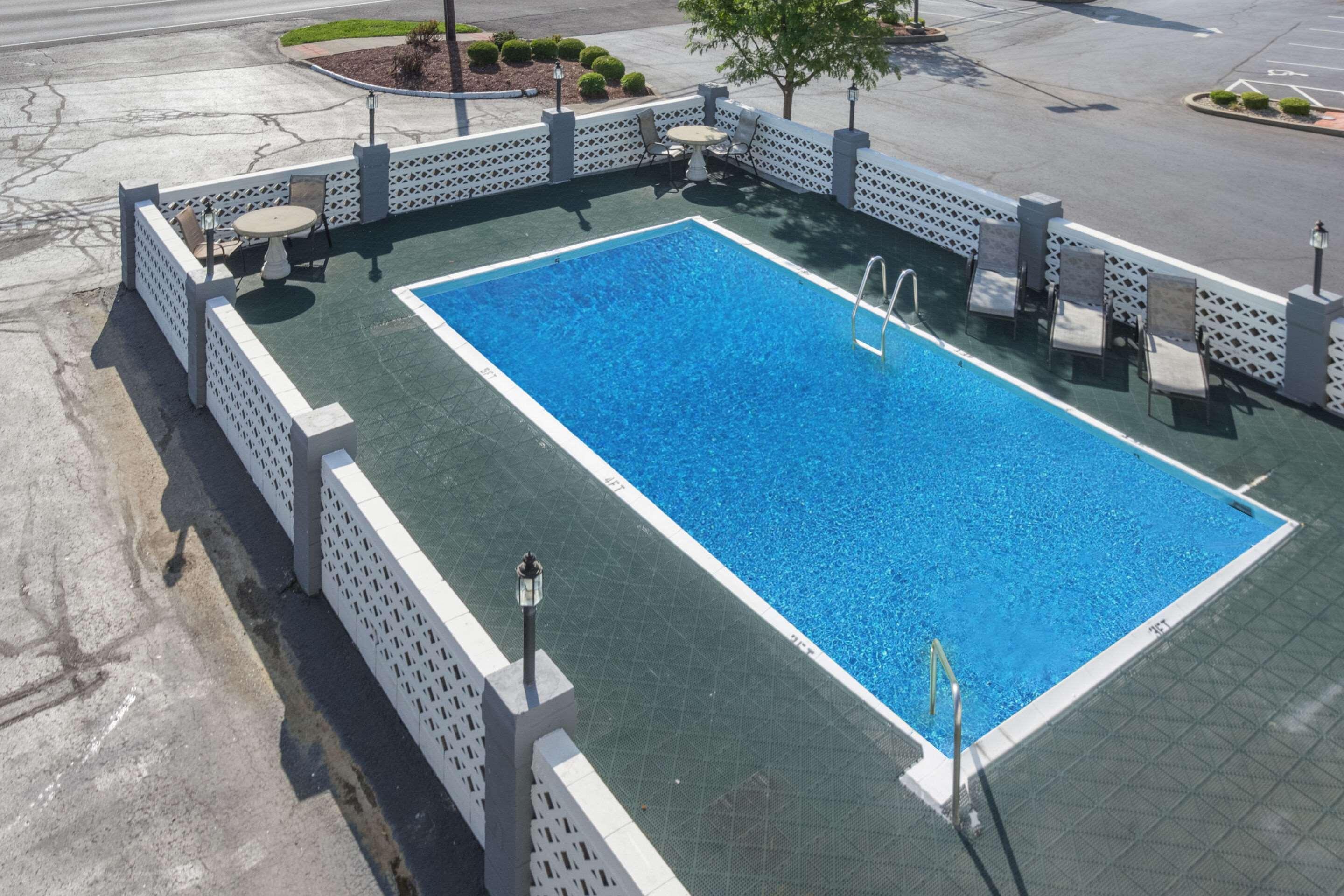 Radcliff Econo Lodge Fort Knox מראה חיצוני תמונה