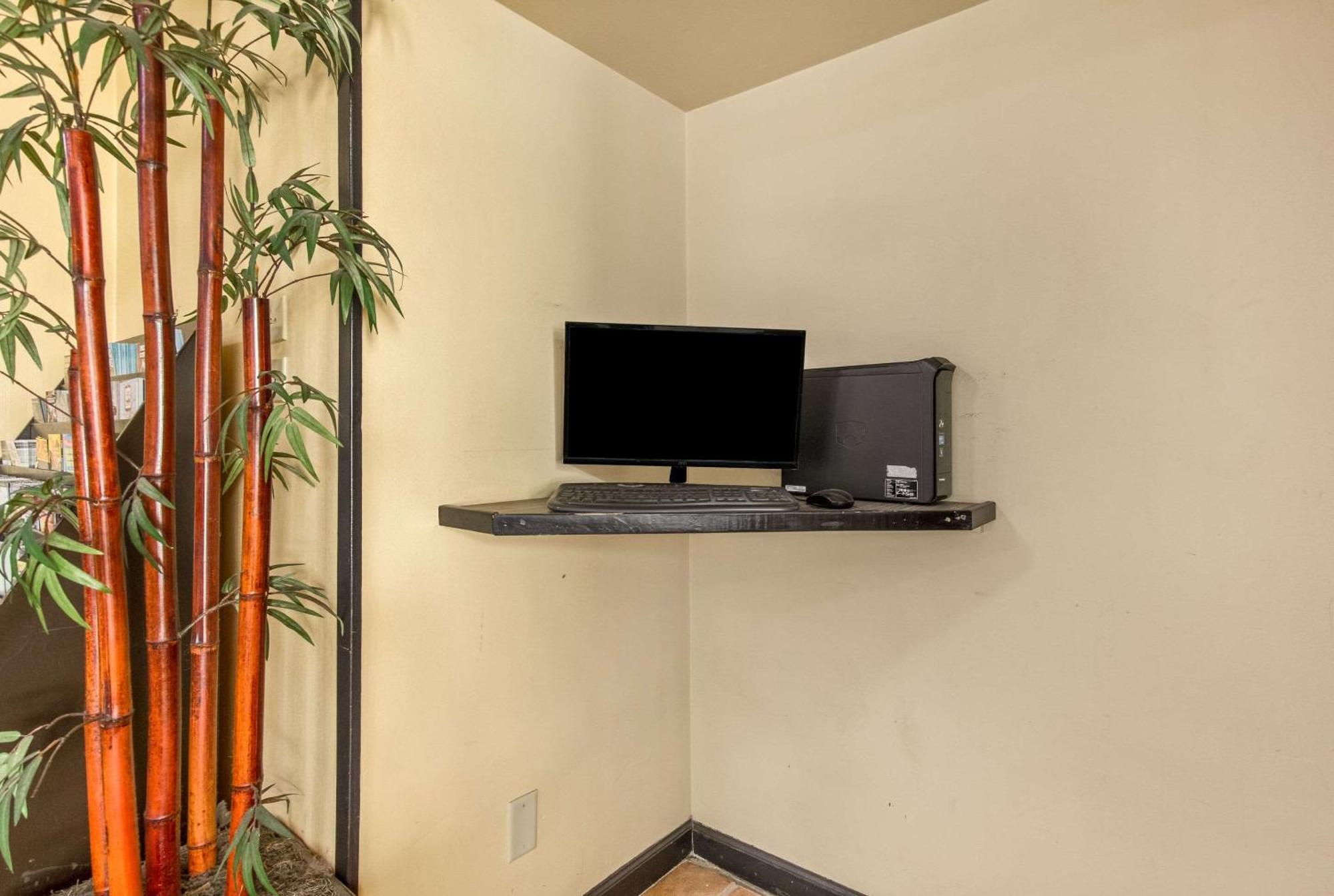 Radcliff Econo Lodge Fort Knox מראה חיצוני תמונה