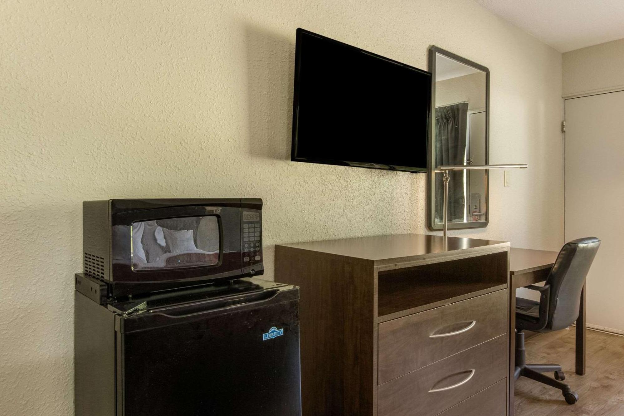 Radcliff Econo Lodge Fort Knox מראה חיצוני תמונה